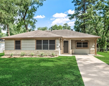 1105 Thomas Avenue - Photo Thumbnail 1