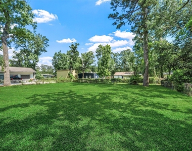 1105 Thomas Avenue - Photo Thumbnail 9
