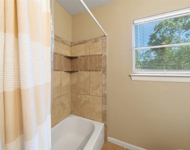 1105 Thomas Avenue - Photo Thumbnail 22