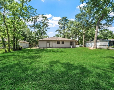 1105 Thomas Avenue - Photo Thumbnail 3