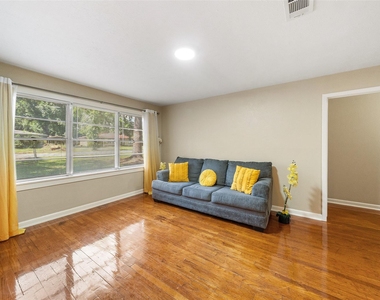 1105 Thomas Avenue - Photo Thumbnail 18