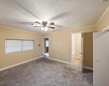 1105 Thomas Avenue - Photo Thumbnail 16