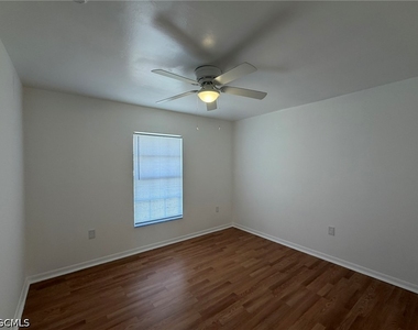 1424 Ne 13th Place - Photo Thumbnail 20