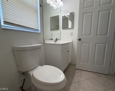 1424 Ne 13th Place - Photo Thumbnail 18