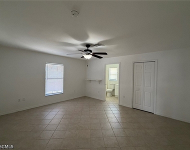 1424 Ne 13th Place - Photo Thumbnail 12