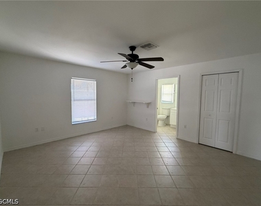 1424 Ne 13th Place - Photo Thumbnail 11