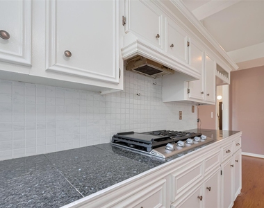 1103 Cheyenne Meadows Drive - Photo Thumbnail 21