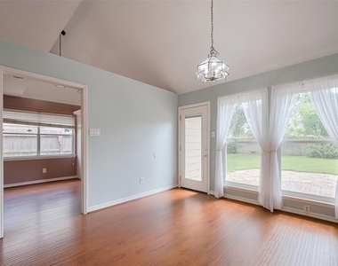 1103 Cheyenne Meadows Drive - Photo Thumbnail 8