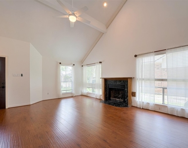 1103 Cheyenne Meadows Drive - Photo Thumbnail 6