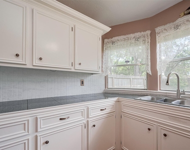 1103 Cheyenne Meadows Drive - Photo Thumbnail 22