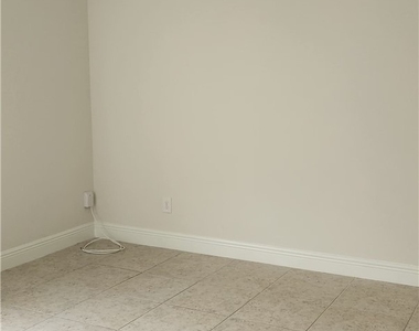 2231 Ne 1st Terrace - Photo Thumbnail 6