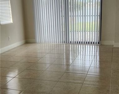 2231 Ne 1st Terrace - Photo Thumbnail 10