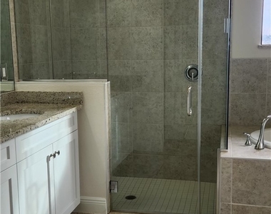 2231 Ne 1st Terrace - Photo Thumbnail 11