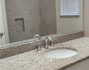 2231 Ne 1st Terrace - Photo Thumbnail 8