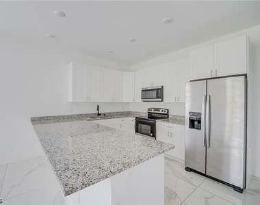 3306 56th Street W - Photo Thumbnail 5