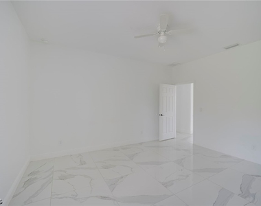 3306 56th Street W - Photo Thumbnail 10