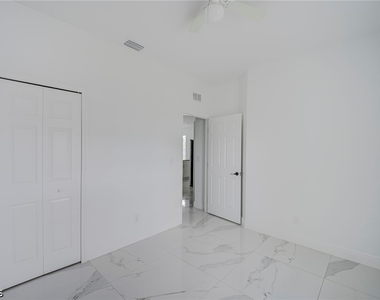 3306 56th Street W - Photo Thumbnail 14