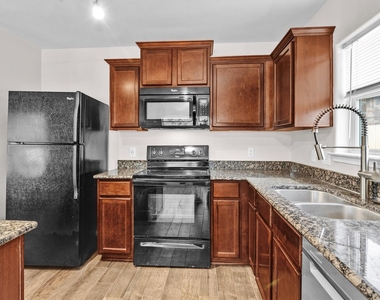 30822 W Lost Creek Boulevard - Photo Thumbnail 17