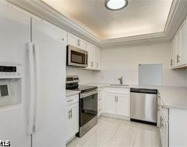 4826 Sw 29th Avenue - Photo Thumbnail 1