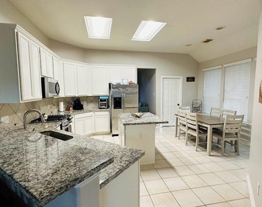 26 Jewelsford Drive - Photo Thumbnail 10