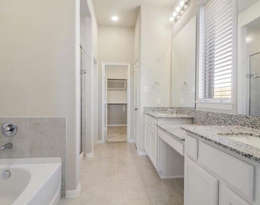 20918 Bradley Gardens Drive - Photo Thumbnail 8
