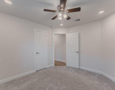 9840 Sweet Flag Court - Photo Thumbnail 38