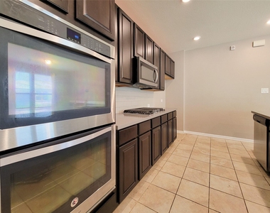 14202 Persimmon Woods Drive - Photo Thumbnail 17