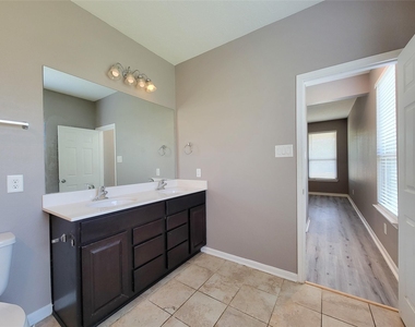 14202 Persimmon Woods Drive - Photo Thumbnail 10