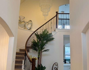17519 Murrayfield Court - Photo Thumbnail 3