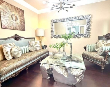 17519 Murrayfield Court - Photo Thumbnail 2