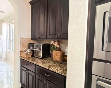 17519 Murrayfield Court - Photo Thumbnail 9