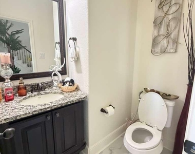 17519 Murrayfield Court - Photo Thumbnail 10