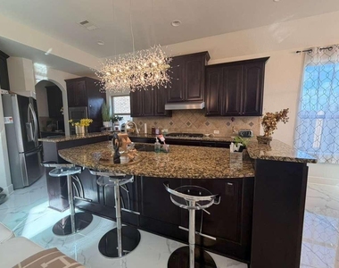 17519 Murrayfield Court - Photo Thumbnail 7