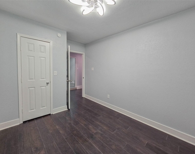 7007 Bellaire Boulevard - Photo Thumbnail 18
