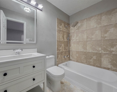 7007 Bellaire Boulevard - Photo Thumbnail 10