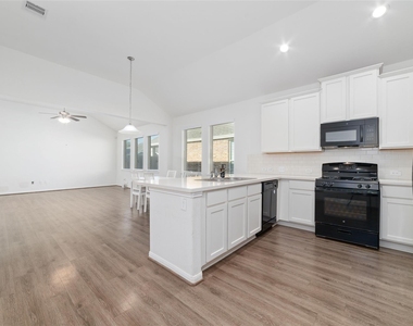 2826 Painted Sunrise Trail - Photo Thumbnail 3