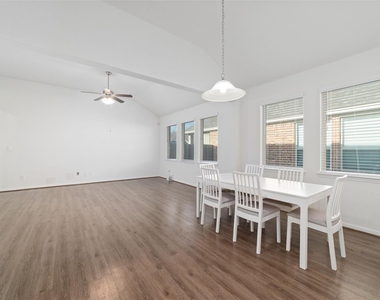 2826 Painted Sunrise Trail - Photo Thumbnail 9