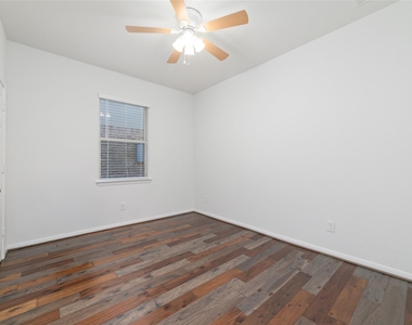 2826 Painted Sunrise Trail - Photo Thumbnail 18