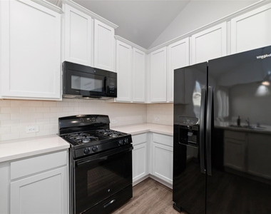 2826 Painted Sunrise Trail - Photo Thumbnail 8