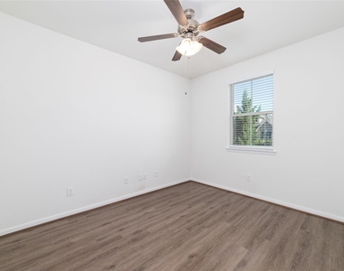2826 Painted Sunrise Trail - Photo Thumbnail 16