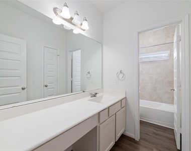2826 Painted Sunrise Trail - Photo Thumbnail 13