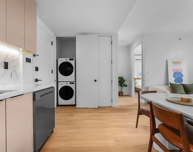 16 West Street - Photo Thumbnail 5