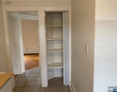 130 Hazelton - Photo Thumbnail 5