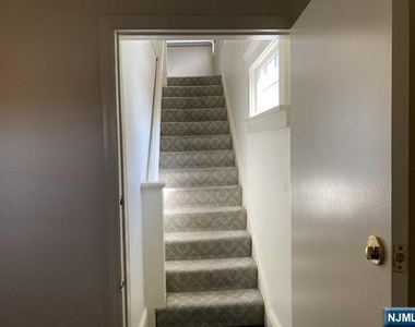 130 Hazelton - Photo Thumbnail 2