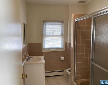 130 Hazelton - Photo Thumbnail 8