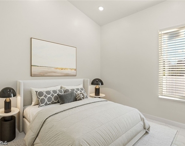 840 Carpenter Street E - Photo Thumbnail 4