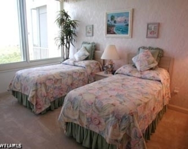 7117 Pelican Bay Boulevard - Photo Thumbnail 8