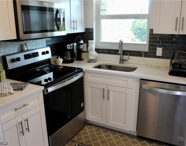400 Forest Lakes Boulevard - Photo Thumbnail 4