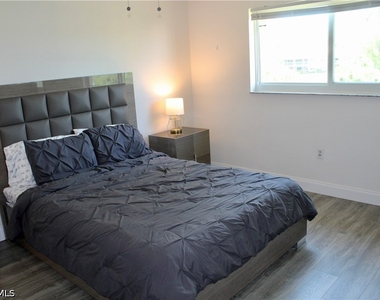 400 Forest Lakes Boulevard - Photo Thumbnail 6