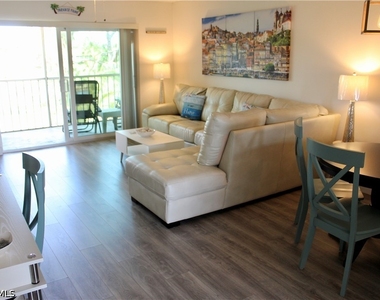 400 Forest Lakes Boulevard - Photo Thumbnail 5